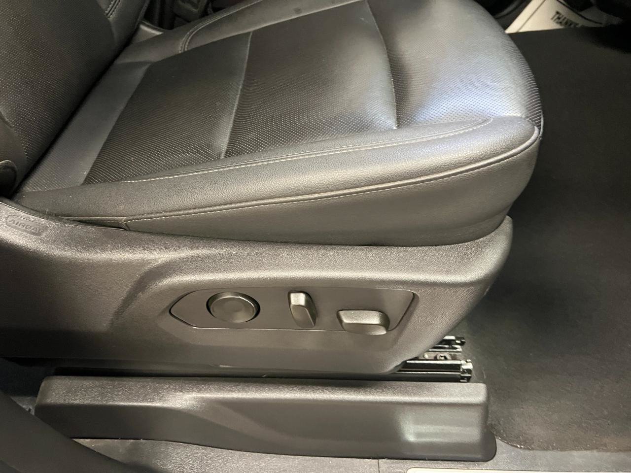 Used 2025 GMC Sierra 1500 SLT AWD/4WD image 38