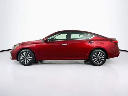 Used 2023 Nissan Altima 2.5 SV AWD/4WD image 4