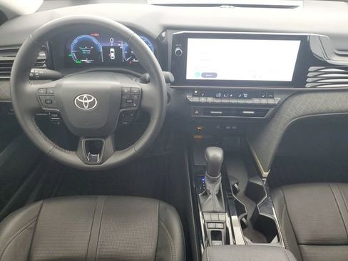 Used 2025 Toyota Camry XLE FWD image 16