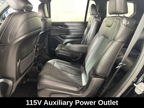 Used 2024 Jeep Grand Cherokee L Altitude AWD/4WD image 24