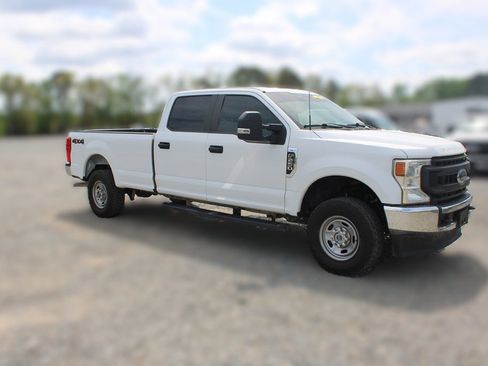 Used 2022 Ford F250 XL w/ Power Equipment Group image 2