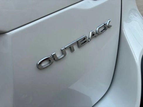 Used 2022 Subaru Outback Premium AWD/4WD image 9
