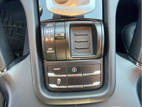 Used 2017 Porsche Cayenne S AWD/4WD image 22