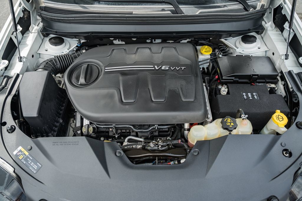 Used 2019 Jeep Cherokee Limited AWD/4WD image 20