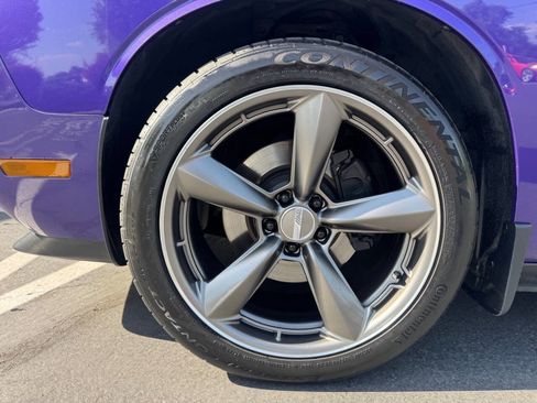Used 2010 Dodge Challenger R/T RWD image 17