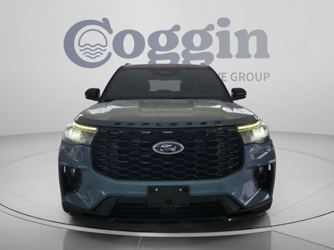 Certified 2025 Ford Explorer ST-Line w/ Premium Package RWD image 8