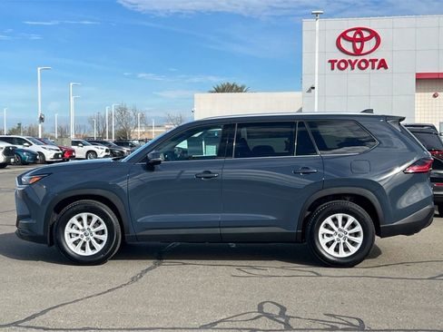 Certified 2025 Toyota Grand Highlander AWD image 9