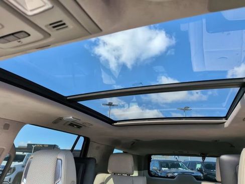 Certified 2022 Cadillac Escalade Premium Luxury Platinum image 25