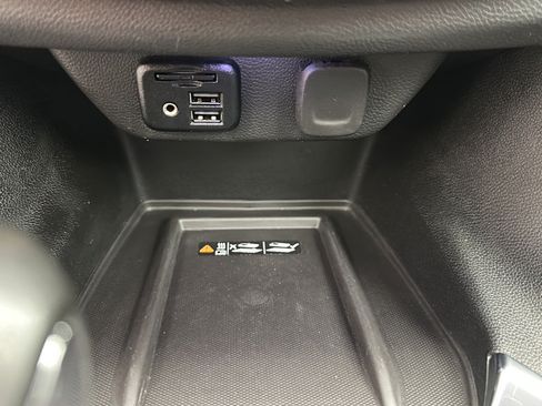 Used 2023 Chevrolet Traverse LT w/ LT Premium Package AWD/4WD image 22