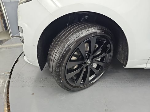 New 2025 Land Rover Range Rover Sport Dynamic SE image 33