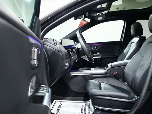Used 2025 Mercedes-Benz GLA 250 4MATIC image 18