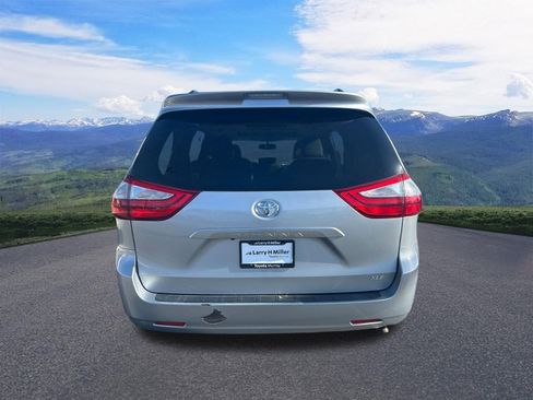 Used 2016 Toyota Sienna XLE FWD image 4