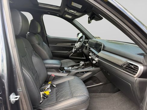 Used 2024 Kia Telluride EX X-Line AWD/4WD image 17