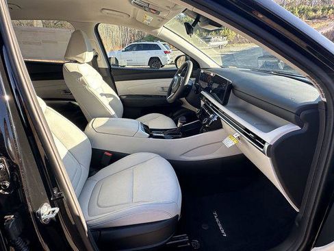 New 2025 Hyundai Tucson SEL image 13