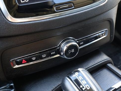 Used 2020 Volvo XC90 T5 Momentum w/ Protection Package image 7