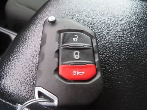 Used 2020 Jeep Wrangler Sport AWD/4WD image 29