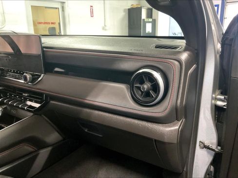 Used 2024 Chevrolet Colorado Z71 w/ Z71 Convenience Package 2 image 13