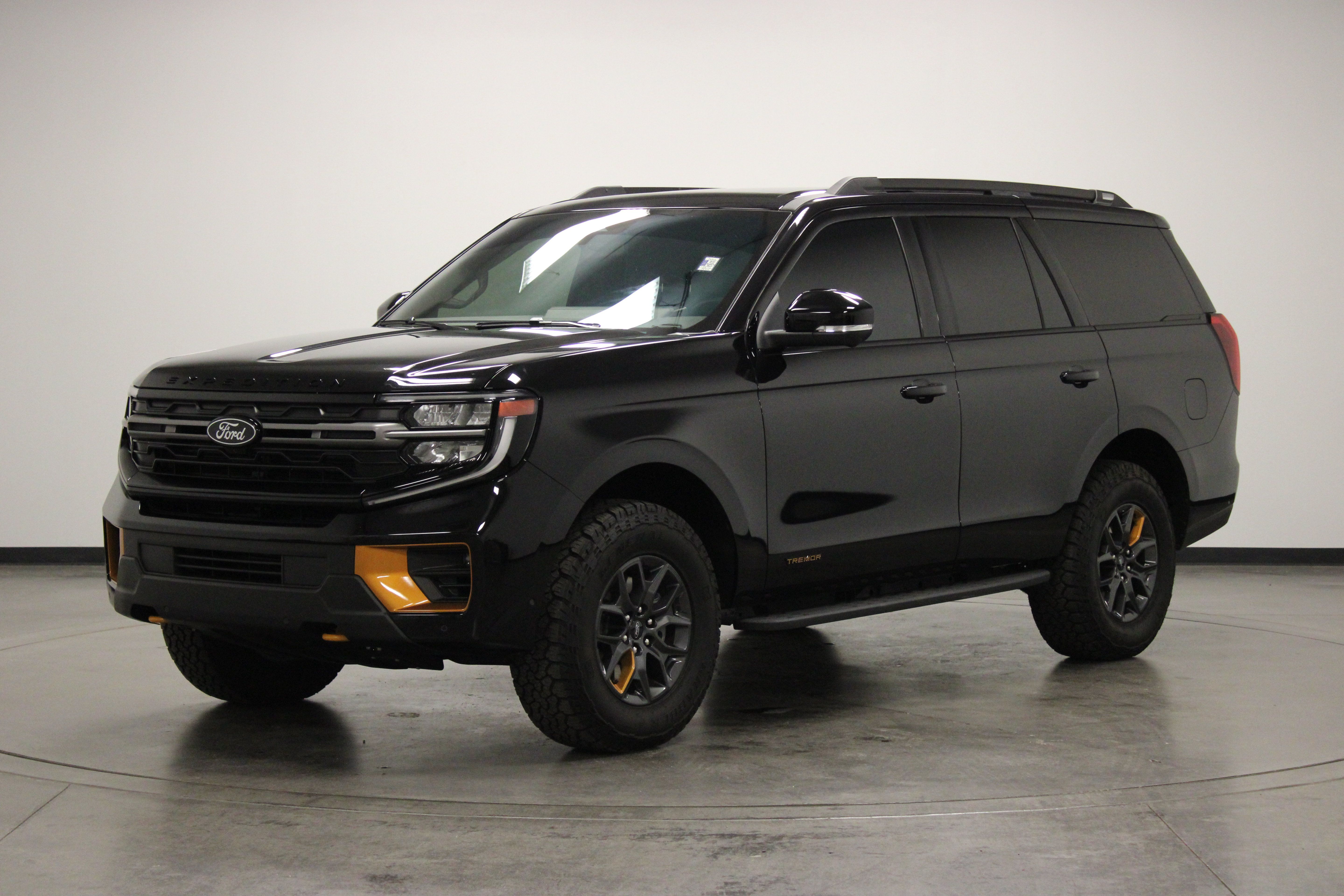 Used 2025 Ford Expedition Tremor AWD/4WD image 4