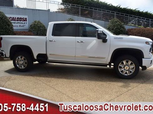 New 2026 Chevrolet Silverado 2500 High Country w/ High Country Premium Package AWD/4WD image 11