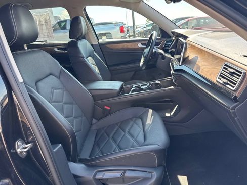 Used 2024 Volkswagen Atlas SE FWD image 11