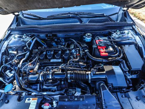 Used 2018 Honda Accord Touring image 21