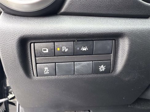 Used 2022 Nissan Versa S image 20