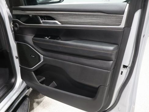 Used 2023 Jeep Wagoneer Series II image 24