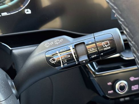 Used 2024 Kia Niro EX w/ EX Cold Weather Package image 32