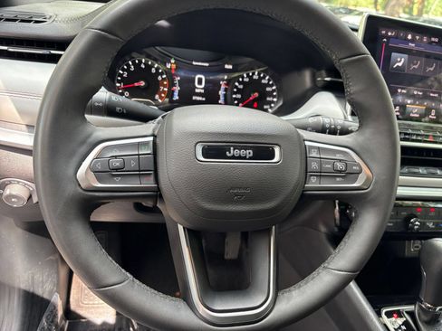 Used 2025 Jeep Compass Limited AWD/4WD image 23
