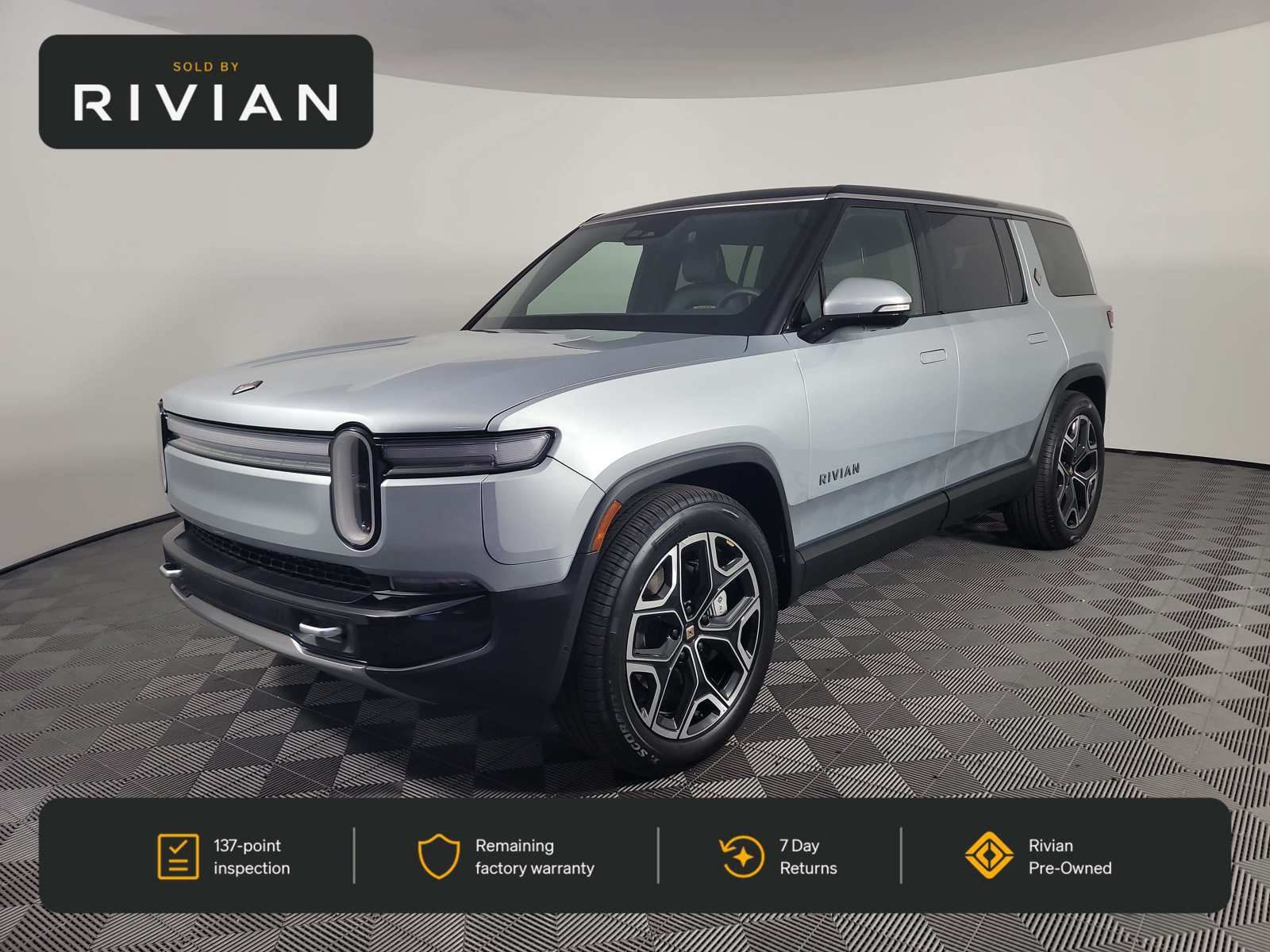 Used 2025 Rivian R1S Adventure Dual AWD/4WD image 1