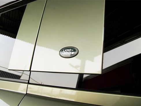 Used 2023 Land Rover Defender 110 X-Dynamic SE image 14