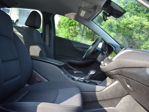 Used 2025 Chevrolet Malibu LS w/ LPO, Floor Liner Package FWD image 13
