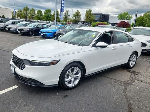Used 2025 Honda Accord LX image 3