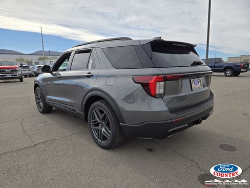 New 2026 Ford Explorer ST-Line w/ ST-Line Street Pack image 3