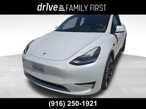 Used 2022 Tesla Model Y Performance AWD/4WD image 1