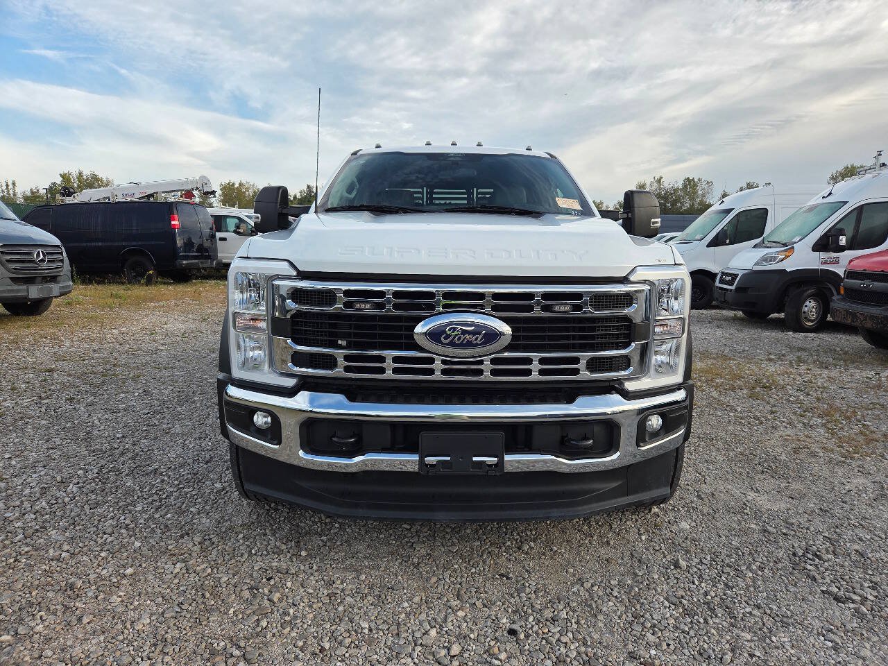 Used 2024 Ford F550 4x4 Crew Cab Super Duty image 4
