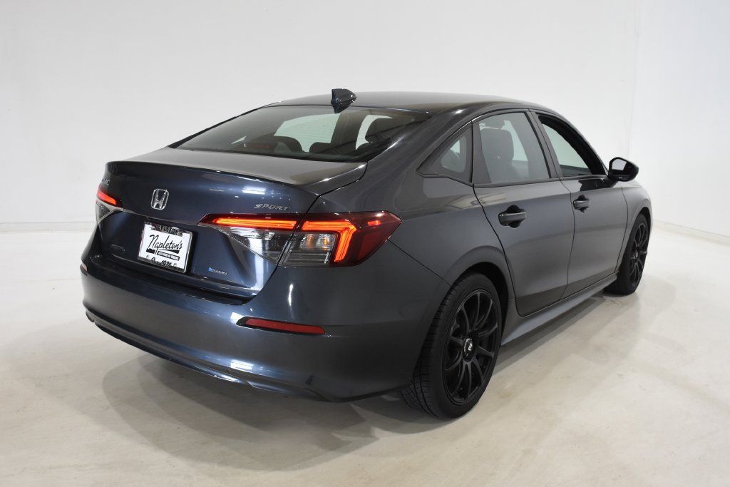 Used 2025 Honda Civic Sport image 4