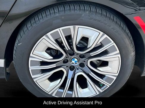 Used 2024 BMW i7 xDrive60 AWD/4WD image 14