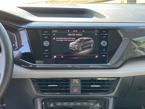 Used 2023 Volkswagen Taos SEL image 26