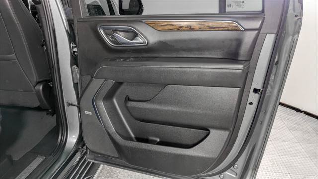 Used 2023 Chevrolet Suburban Premier AWD/4WD image 21