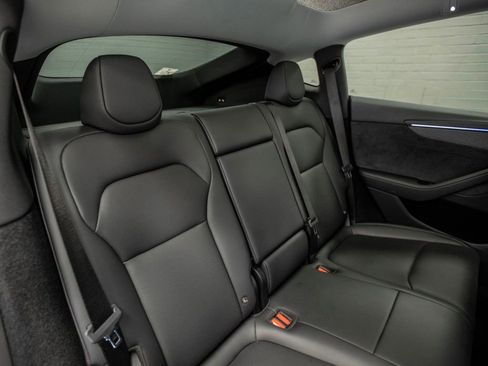 Used 2026 Tesla Model Y Long Range image 23