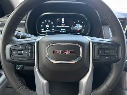 Used 2024 GMC Yukon SLT AWD/4WD image 25