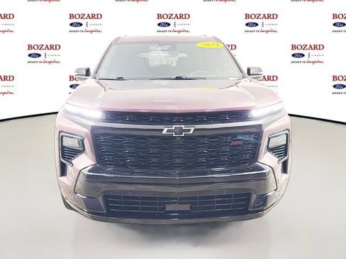 Used 2024 Chevrolet Traverse RS FWD image 2