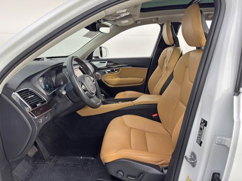 Used 2016 Volvo XC90 T6 Momentum w/ Momentum Plus Package image 16