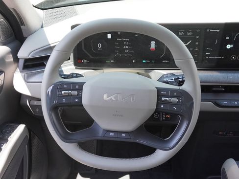 Used 2024 Kia EV9 Land AWD/4WD image 52