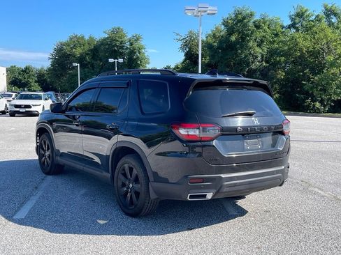 Used 2025 Honda Pilot Black Edition image 7