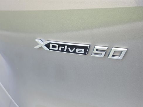 Certified 2024 BMW iX xDrive50 w/ Premium Package AWD/4WD image 4