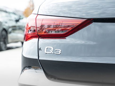 New 2025 Audi Q3 2.0T Premium image 28