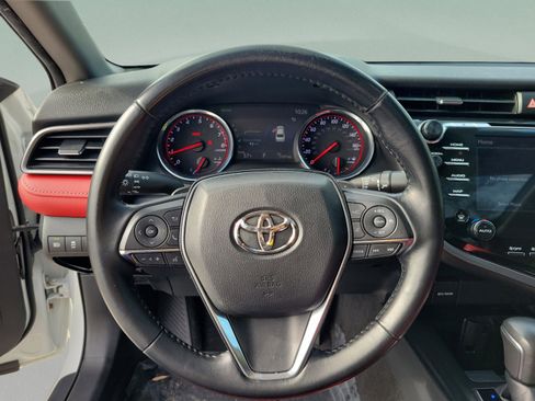 Used 2019 Toyota Camry XSE image 22