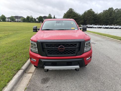 Used 2023 Nissan Titan PRO-4X w/ Pro-4x Convenience Package AWD/4WD image 3